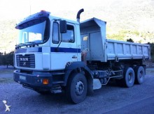 camion ribaltabile MAN