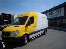 camion fourgon Mercedes