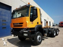 camión chasis Iveco