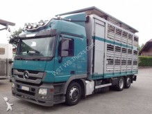 camion van à chevaux Mercedes