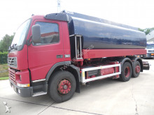 camion citerne Volvo