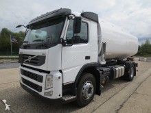 camión cisterna Volvo