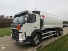 camion citerne Volvo