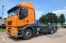 camión chasis Iveco