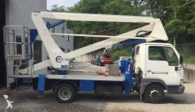 camion nacelle Nissan