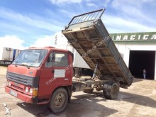 camion ribaltabile trilaterale usato