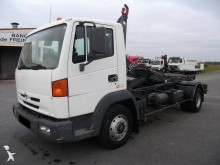 camion polybenne Nissan