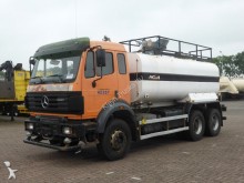 camion cisterna Mercedes