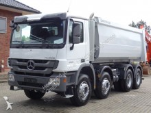camion benne Mercedes