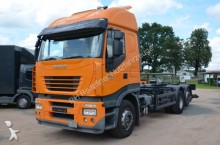 camión chasis Iveco