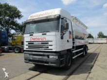 camión cisterna Iveco