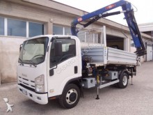 camión volquete Isuzu