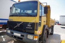 camion tri-benne Volvo