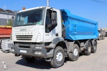 camión volquete Iveco