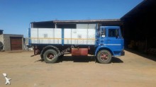 camion ribaltabile trilaterale usato