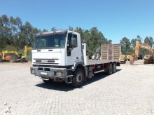 camión portamáquinas Iveco