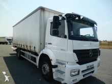 camion fourgon Mercedes