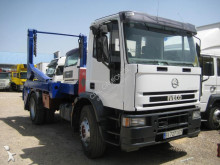 camión portacontenedores Iveco