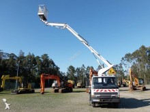 camión plataforma elevadora articulada telescópica DAF