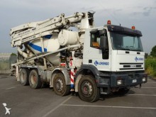 camion béton malaxeur + pompe Iveco