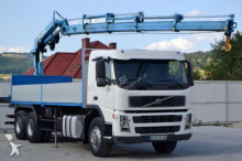 ciężarówka platforma Volvo