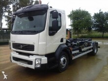 camion porte containers Volvo