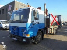 camión caja abierta Volvo