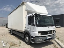 camión furgón caja polyfond Mercedes
