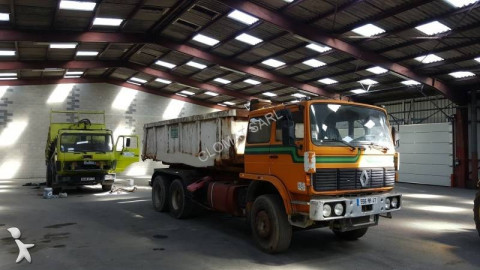 Renault tipper truck