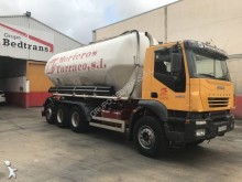 Iveco powder tanker truck