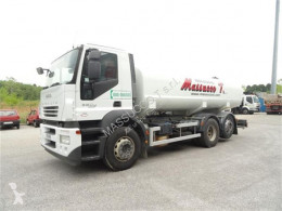 camión cisterna Iveco