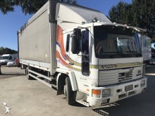 Volvo tarp truck