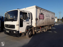 Volvo tautliner truck