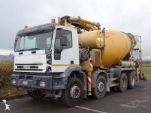 camión hormigón mezclador + bomba Iveco