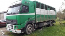 camión para ganado bovino Volvo