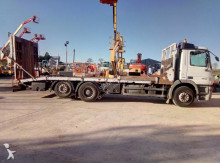 camión portamáquinas Mercedes
