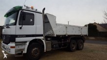 camión volquete bilateral Mercedes