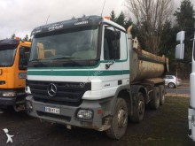 camión volquete escollera Mercedes