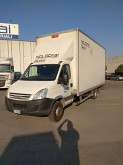 camión furgón Iveco