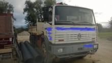 camión volquete trilateral Renault