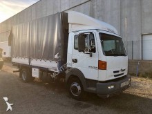 Nissan tautliner truck