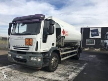 ciężarówka cysterna do paliw Iveco