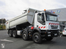 camión volquete escollera Iveco