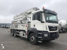 camion pompe à béton MAN