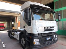 camión chasis Iveco
