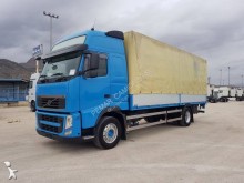 Volvo tautliner truck
