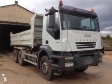 camión volquete bilateral Iveco