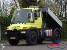 vrachtwagen Mercedes Unimog