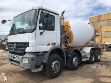 Mercedes Actros 3236 truck