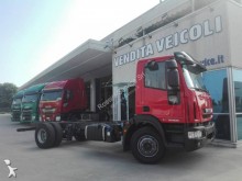 camión chasis Iveco